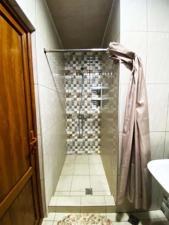 Domino Yerevan Hostel And Hotel Bagian luar foto