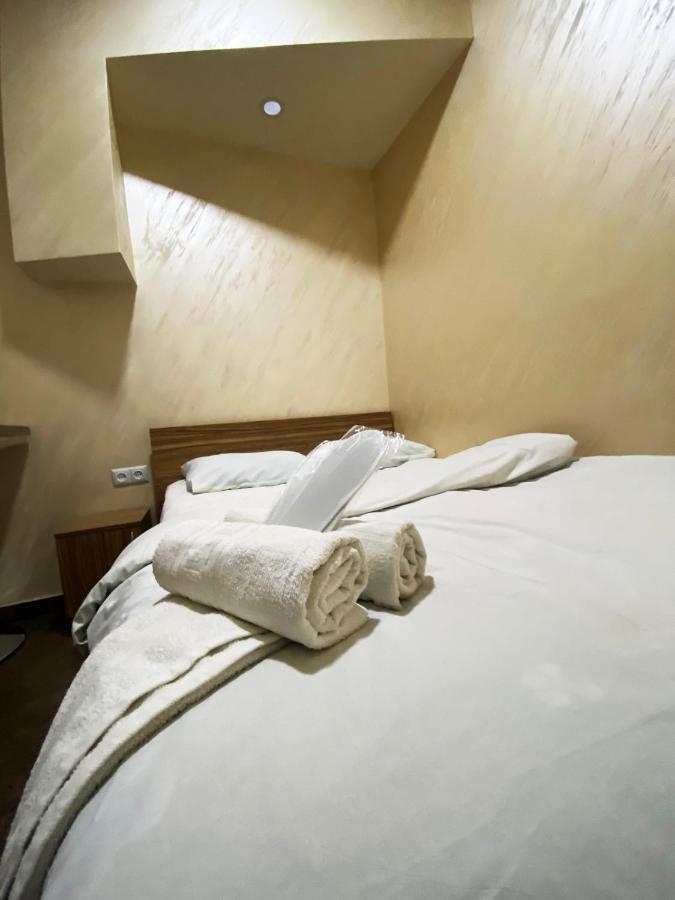 Domino Yerevan Hostel And Hotel Bagian luar foto