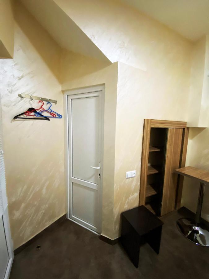 Domino Yerevan Hostel And Hotel Bagian luar foto