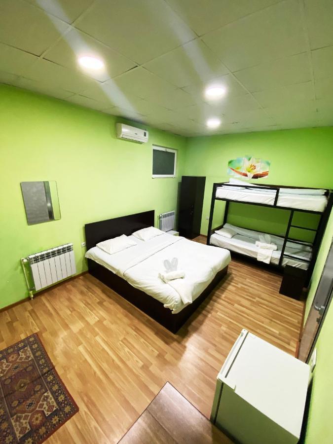 Domino Yerevan Hostel And Hotel Bagian luar foto