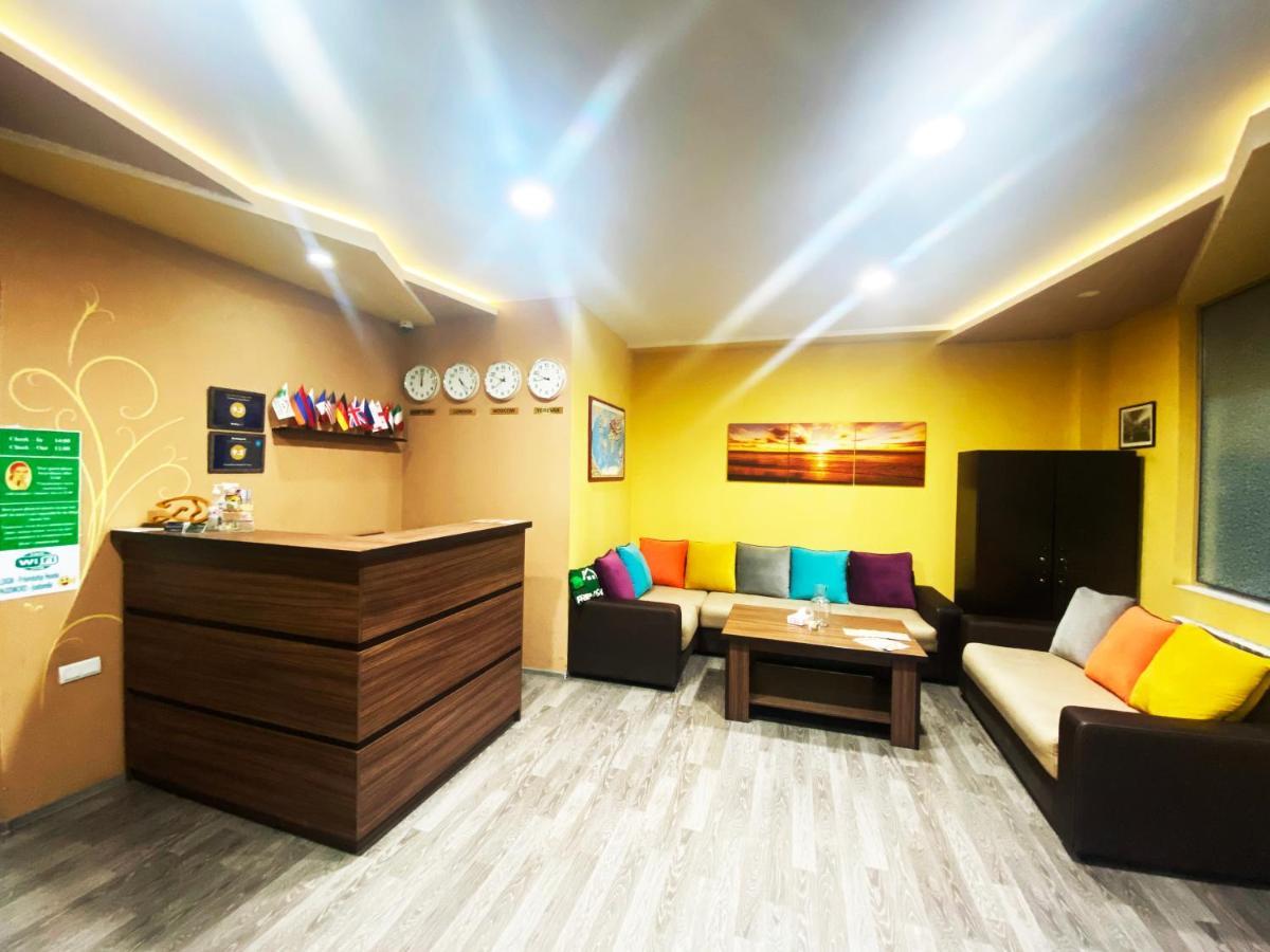 Domino Yerevan Hostel And Hotel Bagian luar foto